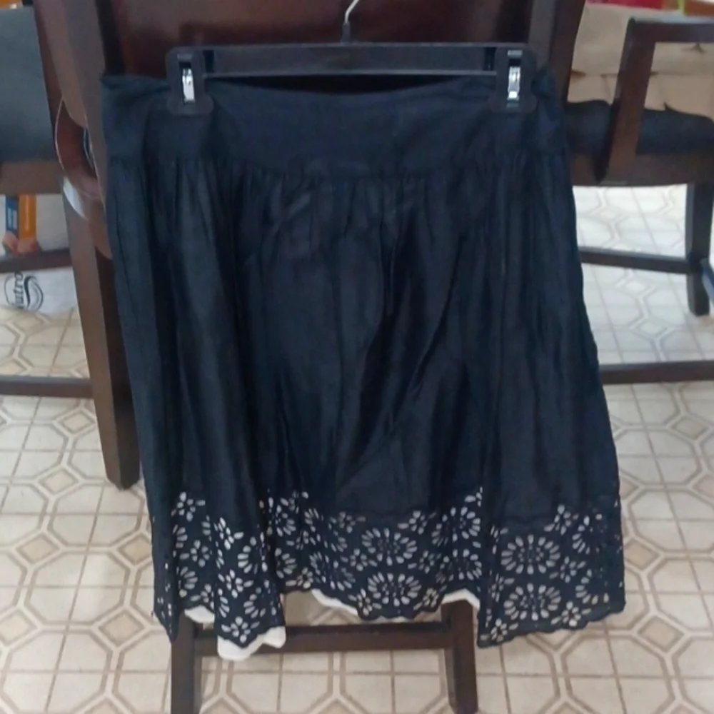 SIZE 8 MICHAEL KHORS SKIRT IN EXCELLENT CONDITION!! LINED